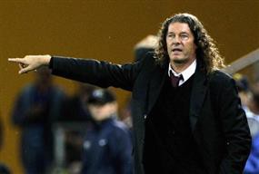 Lutto nel calcio: morto Metsu, ct del Senegal delle meraviglie